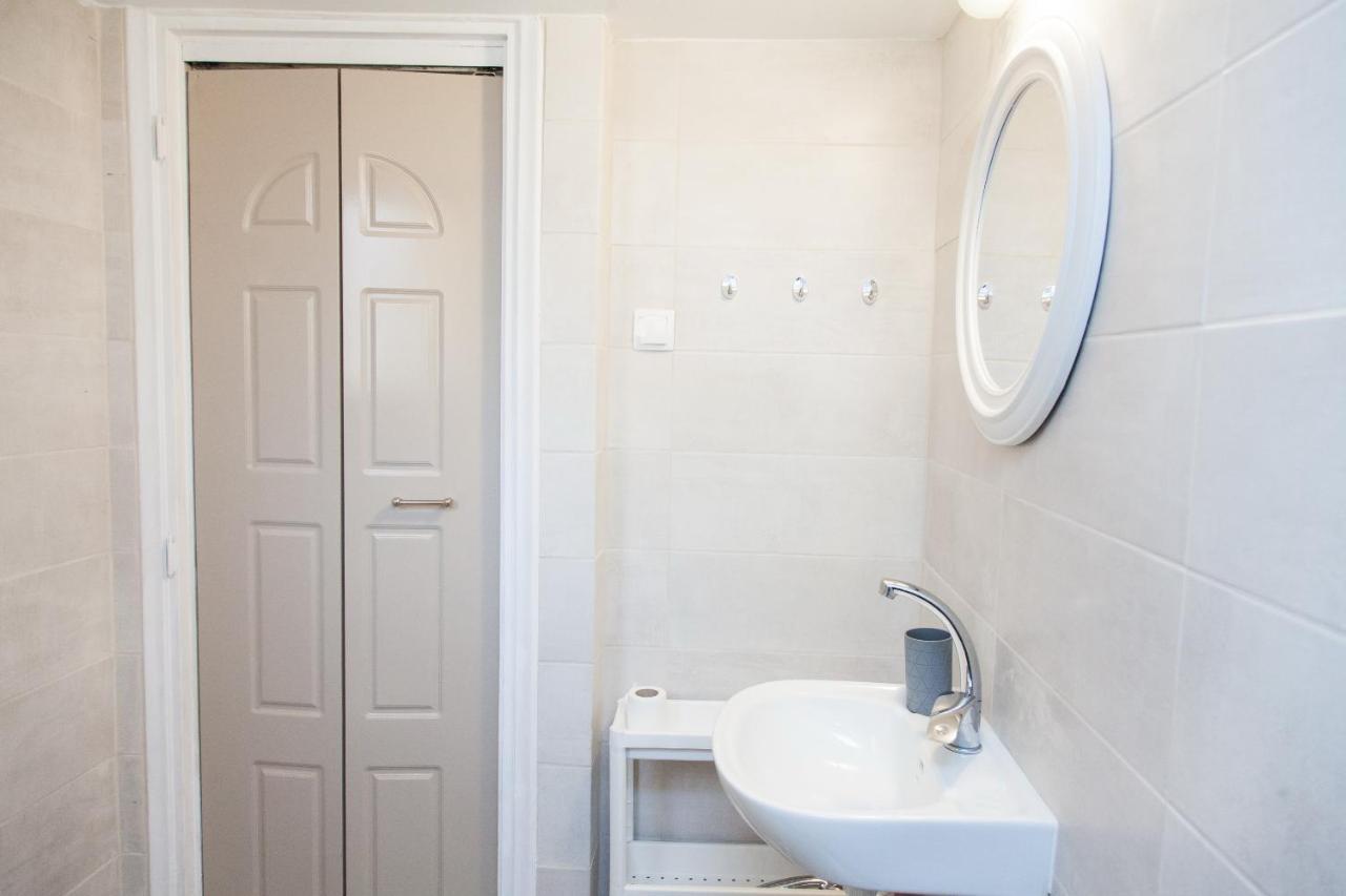 Brand New, Cheerful Apartment In Central เอเธนส์ ภายนอก รูปภาพ